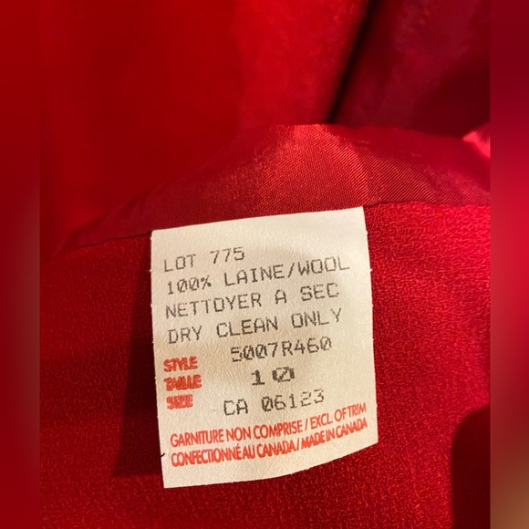 New w/o tags. 100% wool. Beautiful red blazer size 10 - Picture 4 of 6